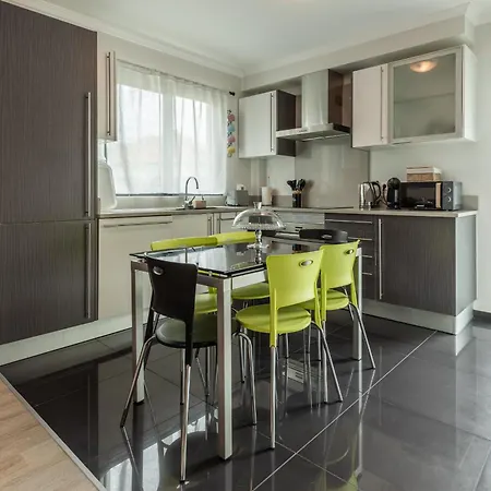 Ruby Apartment *