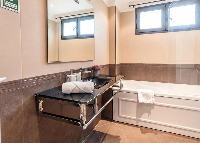 Ruby Machico (Madeira)